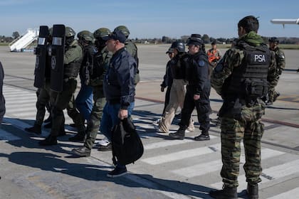 Fueron extraditados desde Paraguay Esteban Enrique Rocha y Brisa Milagros Ferreyra Leguizamón