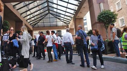 Fuerte explosión en el Hotel InterContinental: hay heridos y los huéspedes fueron evacuados