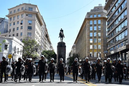 Fuerte operativo policial