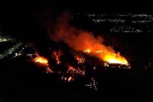 Se incendió un parque industrial en Ezeiza y el fuego afectó a varias plantas: al menos 20 heridos