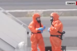 El crucero afectado por hantavirus llegó al puerto de Tenerife para evacuar a los pasajeros