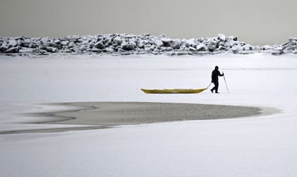 Fuertes nevadas y frío extremo en el sur de Helsinki. (Vesa Moilanen/Lehtikuva via AP)