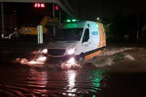 Córdoba: calles anegadas, cortes de luz y evacuados por una fuerte tormenta