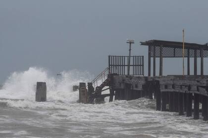 La fuerza del agua causó destrozos y varia familias perdieron sus pertenencias