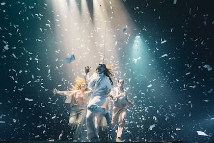 Fuerza Bruta vuelve con su show a la Ciudad durante todo el verano