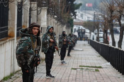 Fuerzas del gobierno sirio refuerzan la seguridad en Damasco, Siria, el viernes 7 de marzo de 2025.