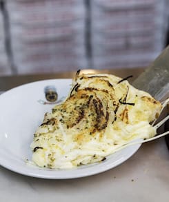 Diez nuevas “pizzerías emblemáticas” de Buenos Aires se suman a la lista oficial