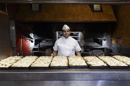 Fugazzetas de Las Cuartetas recién salidas del horno