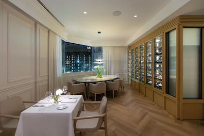 "Fui a tocarles la puerta a la Nunciatura, y a ofrecerles hacerme cargo de la iluminacin del lugar. Al mes me mensajearon invitndome a tener una reunin"