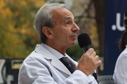 “Fuimos apagando el hospital. Si la plata de funcionamiento hospitalario no llega, no puede funcionar”, sostiene Marcelo Melo, director del Hospital de Clínicas