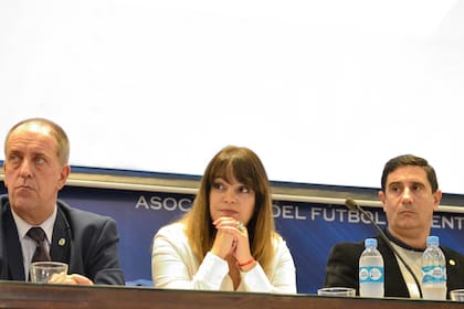 "Fuimos trabajando de a poco y pudimos avanzar tanto a nivel nacional como nosotros en Banfield", dice respecto a la profesionalización del fútbol femenino.