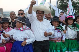 Fujimori y Sánchez se disputarán la presidencia de Perú en un balotaje, según conteo total de votos