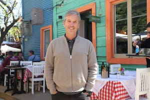 Es argentino, creó un restaurante en un conventillo y lo agrandó tras recuperar una casa usurpada por 10 años
