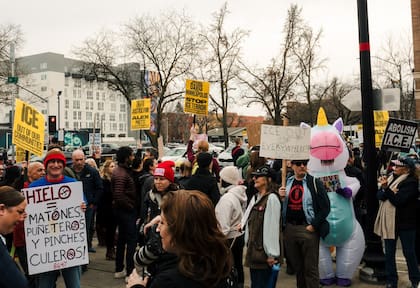 Funcionarios de Florida combaten las huelgas estudiantiles contra el ICE