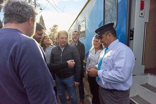 Funcionarios de Trenes Argentinos y políticos del kirchnerismo mendocino se sumaron a celebrar la llegada del tren