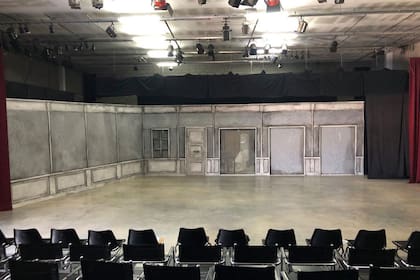 Fundación Teatro del Sur construyó el primer teatro del pueblo sobre un lote de 15 x 48 metros y levantó una sala de más de 2000 metros cuadrados para unos 150 espectadores