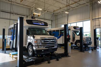Fundada en 2009, Micro Bird Inc. es una empresa en la industria del autobús, conjunta entre Girardin Minibus y Blue Bird Corporation