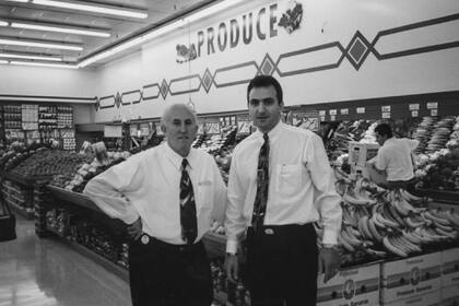 Fundada por los Ingraffia, familia de inmigrantes italianos en 1979, la cadena creció con precios accesibles y productos frescos, pero su venta a Apollo en 2022 cambió las reglas