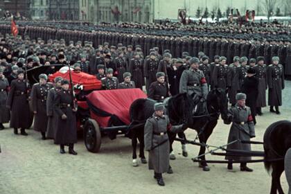 Funeral de Estado narra las exequias de Stalin con filmaciones que habían quedado olvidadas en archivos  