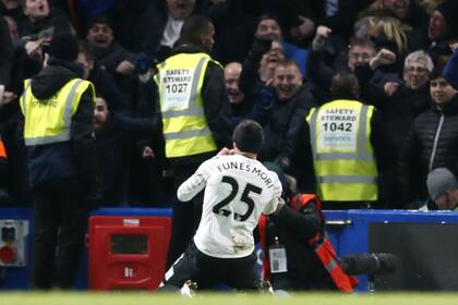 Funes Mori festeja en Stamford Bridge