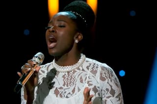 Susto en vivo: una participante de American Idol se desmayó mientras actuaba