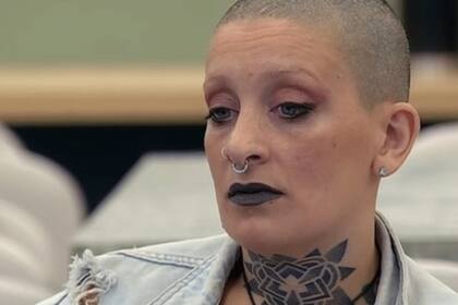 Furia se habría quitado el micrófono para así lograr la autonominación