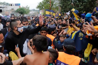 Furor por Boca y por Riquelme cuando pasó por Santiago del Estero; es el gran ídolo, pero como dirigente tiene un largo camino por recorrer.