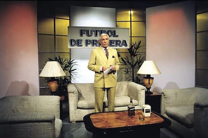 "Fútbol de primera" fue un éxito de la televisión argentina durante más de 20 años, y Macaya Márquez, su cara principal.