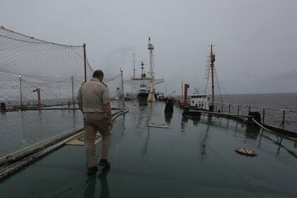 Fútbol. En la cubierta se pueden practicar deportes
