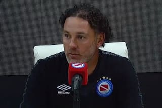 Milito acusó a un ex DT de Independiente por la crisis del club