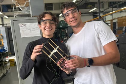 Futuros ingenieros argentinos van por otra consagración en EEUU con un simulador aeroespacial