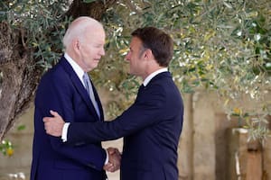 La fragilidad de Joe Biden y Emmanuel Macron pone también a Europa en estado de vulnerabilidad
