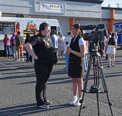 Gabby Cerdio, la esposa de Sergio, brinda una entrevista durante un evento de apoyo a la familia en el estado de Washington