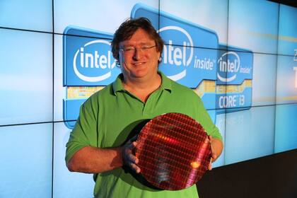 Gabe Newell durante la presentación de la segunda generación de procesadores Intel Core