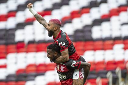Gabigol festeja el tanto que le puede dar el título a Flamengo en la última fecha del campeonato