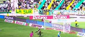 Eludió al arquero y le erró al arco vacío: era el gol del triunfo y fue el blooper del campeonato