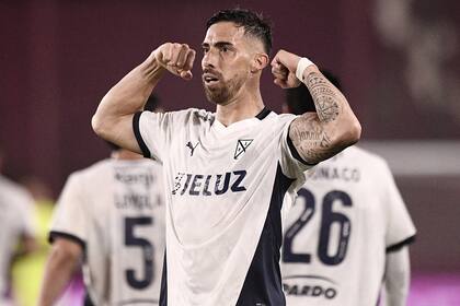 Gabriel Avalos hizo el 2-0 con una buena jugada y el árbitro Merlos lo otorgó tras la revisión del VAR: partió habilitado