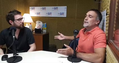 Gabriel Batistuta en la entrevista que dio en una radio local.