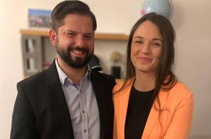 Gabriel Boric e Irina Karamanos