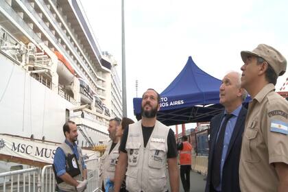 Gabriel Fuks,secretario de Articulación Federal del Ministerio de Seguridad, monitorea en el puerto de Buenos Aires el operativo de Prefectura en apoyo de los profesionales de Sanidad de Fronteras