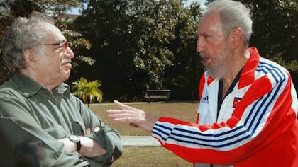 Gabriel García Márquez junto a Fidel Castro