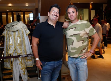 Gabriel Gávila y Juan Butvilofsky, parte del elenco de Creadores de historias, show de stand-up que cuenta con muchos fanáticos y seguidores