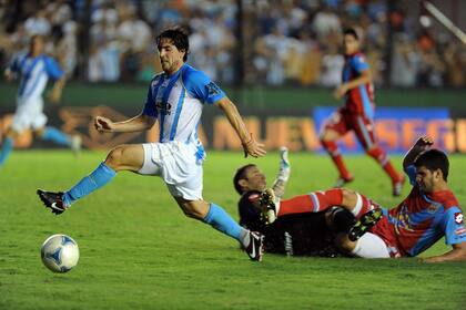 Gabriel Hauche fue campeón del Transición 2014 en Racing y abrirá su tercera etapa en el club.