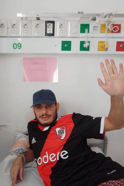 Gabriel Iruela publicó en los últimos días mensajes desde el hospital en su cuenta de Facebook