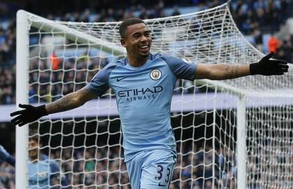 Gabriel Jesus anotó su primer gol ante el Swansea