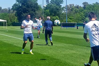 Gabriel Mercado ya se entrena con sus compañeros en el predio de Ezeiza