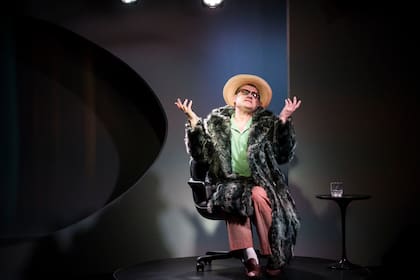 Gabriel Oliveri como Truman Capote en la obra que estrena este fin de semana en el Teatro San Martín