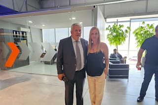 Pasó de no tener plata para la nafta a inaugurar la primera fábrica automatizada del país