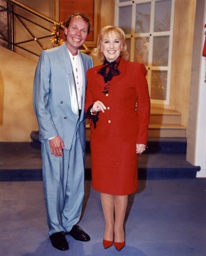 Gabriel Rugiero junto a Mirtha Legrand