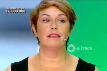 Gabriela fue oficial de la Policía Federal durante 18 años y ahora se dedica a la venta online de artículos antiguos (Foto: Captura / eltrece)